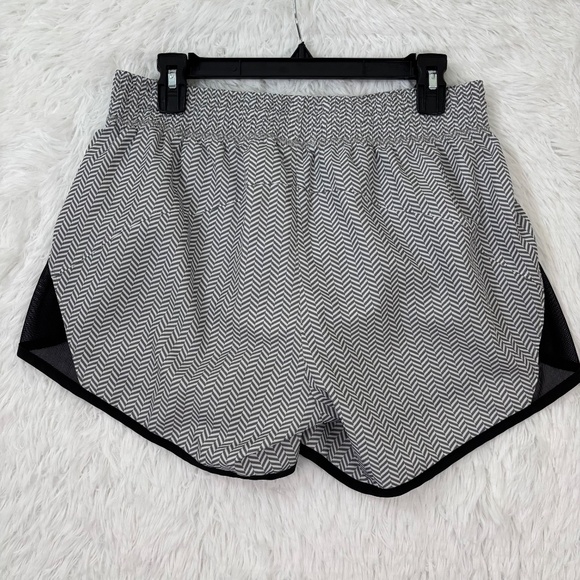 RIVALRY THREADS 91 FSU WOMENS SHORTS SIZE LARGE‎ - Picture 4 of 5